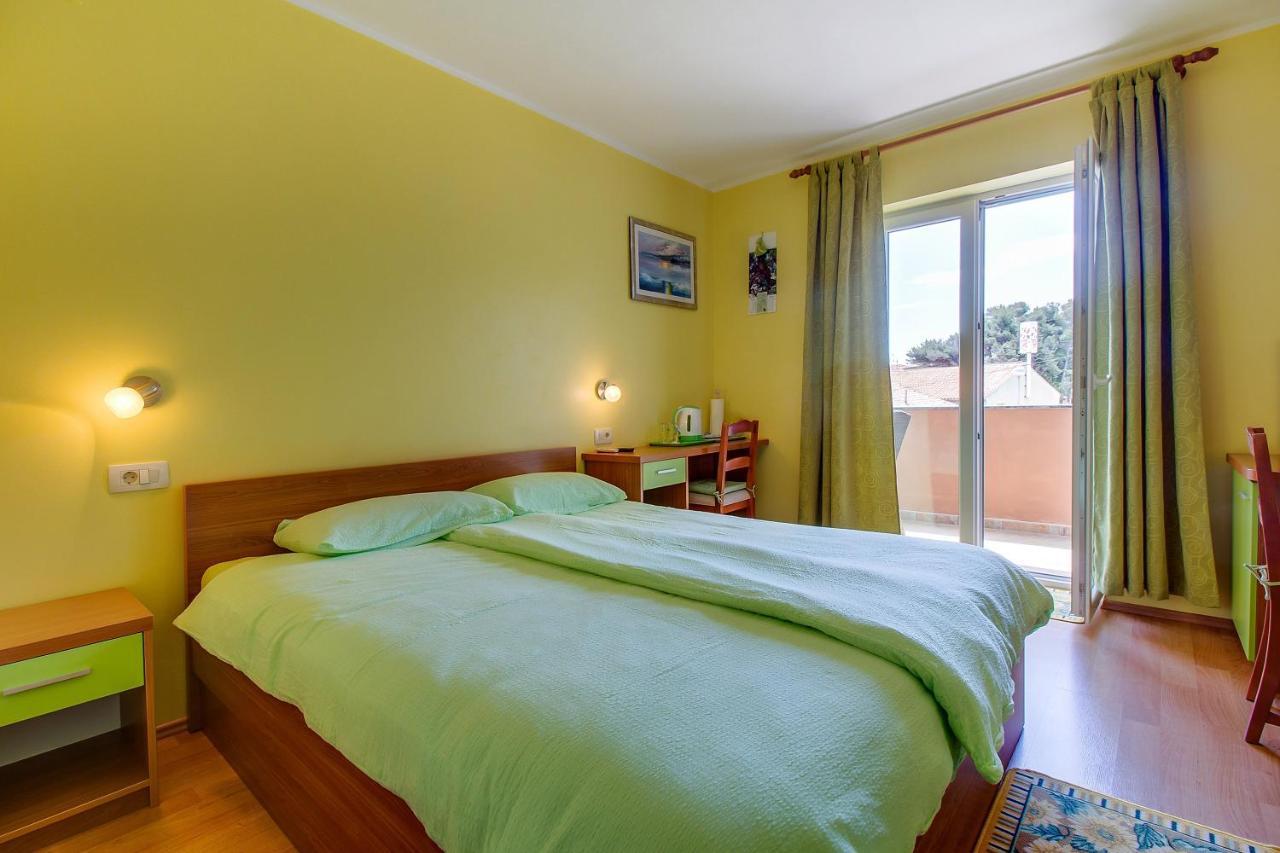 Apartments And Rooms By The Sea Nerezine, Losinj - 11815 Exterior foto