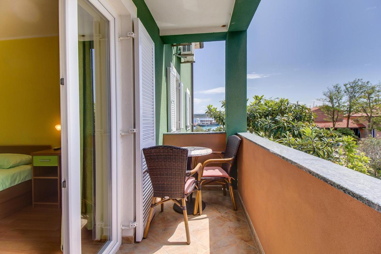 Apartments And Rooms By The Sea Nerezine, Losinj - 11815 Exterior foto